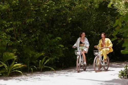 Jazda na bicykli v okolí ubytovania The Standard, Huruvalhi Maldives