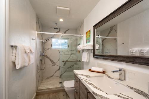 Bagno di Bond House home