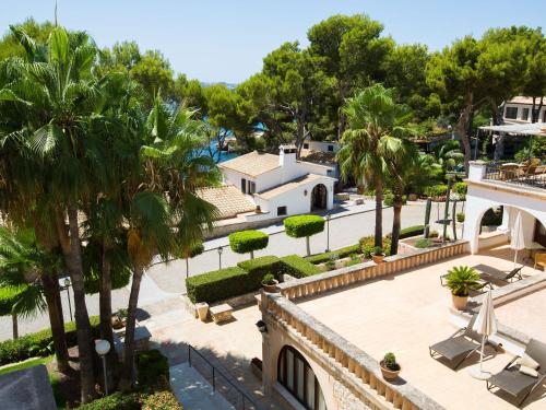 Κήπος έξω από το Hotel Bendinat