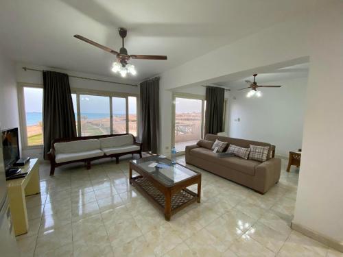 Beachfront Bliss Experience panoramic Seaview Families only