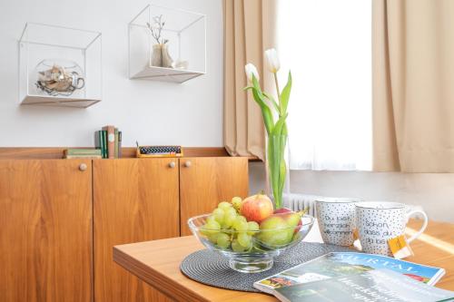a bowl of fruit on a table in a kitchen at Zeighaus Murtal in Fohnsdorf