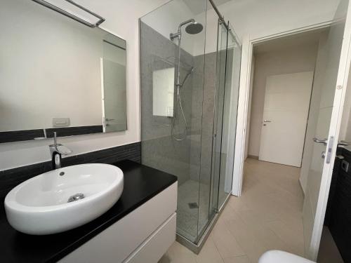 Een badkamer bij Santa d'aMare appartamento con terrazzo e box auto privato