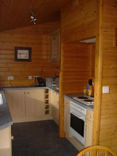 Η κουζίνα ή μικρή κουζίνα στο Loch Lomond Lodge