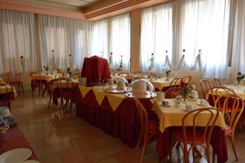 Εστιατόριο ή άλλο μέρος για φαγητό στο Hotel Belle Arti