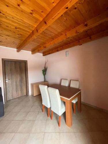 Fotografie z fotogalerie ubytování Apartments Vesna v destinaci Tivat