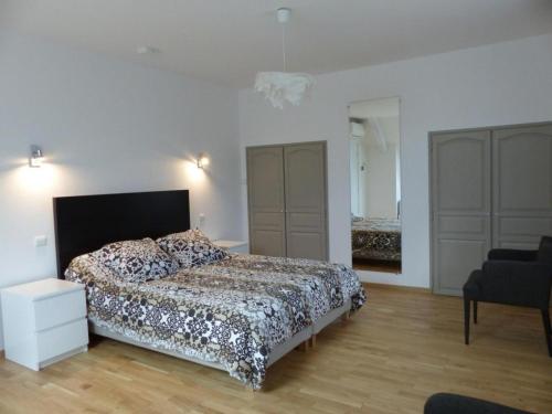 Katil atau katil-katil dalam bilik di Gîte Hauterives, 2 pièces, 3 personnes - FR-1-489-203