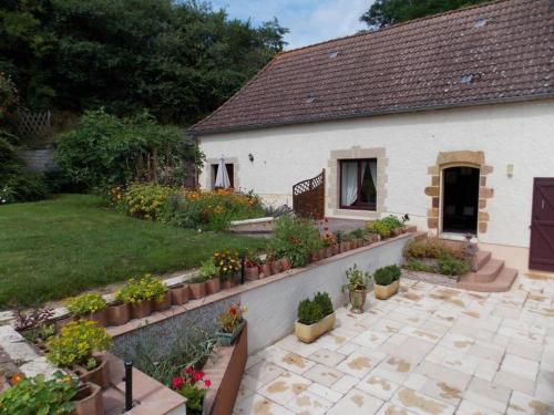 Gîte de charme rural avec terrasse, jardin privé, chevaux à proximité et équipements modernes - FR-1-489-213