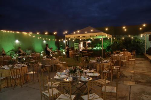 Restorāns vai citas vietas, kur ieturēt maltīti, naktsmītnē Hotel Rancho Verde