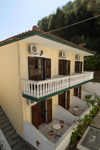 Gallery image of Pomelo Rooms in Parga