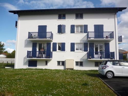 Spacieux T3 au 1er étage, proche centre, 4 couchages, balcon, internet - Cambo-les-Bains - FR-1-495-54