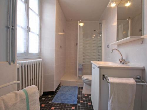 ห้องน้ำของ Gîte Vrigny (Orne), 2 pièces, 2 personnes - FR-1-497-32