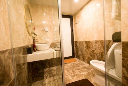 Bilik mandi di Sapa Wings Hotel
