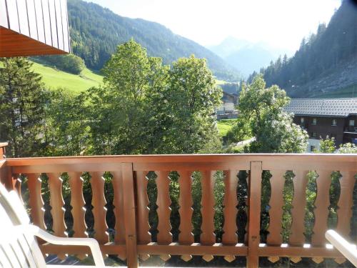 Photo de la galerie de l'établissement Appartement cosy pour 4-5 personnes, centre village, proche pistes, ascenseur, bien équipé - FR-1-342-163, à Arêches