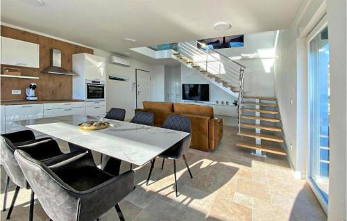 1 Bedroom Beautiful Apartment In Sibenik
