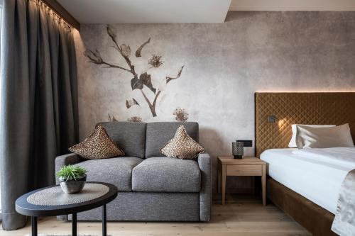 Imagen de la galería de Small & Beautiful Hotel Gnaid, en Tirolo