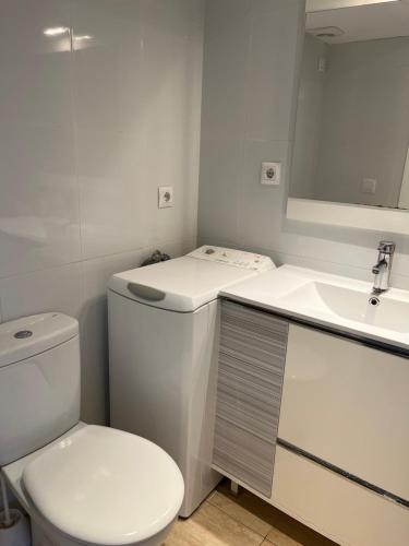 Kúpeľňa v ubytovaní Platja d'Aro - Apartamento en primera línea de mar con parking