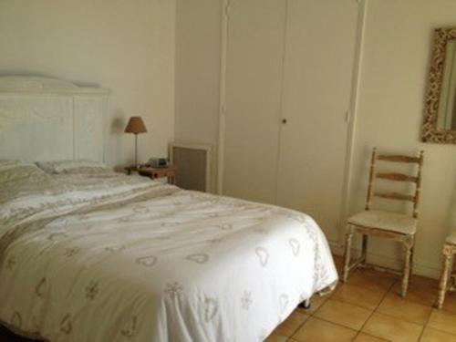 Postel nebo postele na pokoji v ubytování Appartement T3 Centre-Ville: Balcon, Ascenseur, 2 Chambres, Équipé, Capacité 6 Personnes - FR-1-100-217
