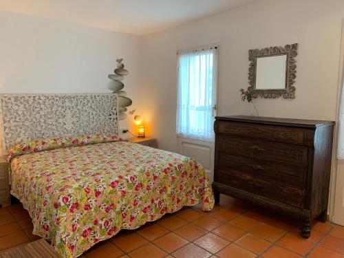 Un pat sau paturi într-o cameră la Can Ramon