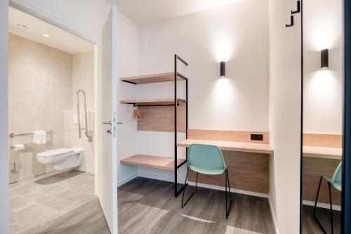 Krevet ili kreveti na sprat u jedinici u okviru objekta B&B HOTEL Hasselt