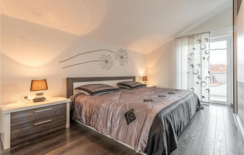 Krevet ili kreveti u jedinici u objektu 2 Bedroom Lovely Apartment In Zadar