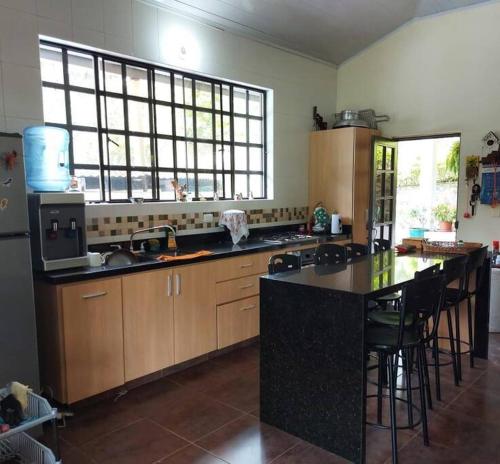 A kitchen or kitchenette at Finca de descanso SaraMari