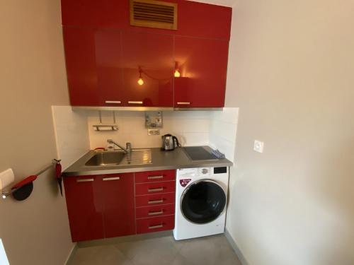 Studio refait à neuf, front de mer, avec parking, pour 3 personnes