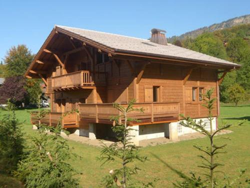 Chalet familial avec salle de jeux, parking et WiFi - FR-1-629-1