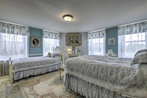 Postel nebo postele na pokoji v ubytování Elegant Norwich House with Billiards Room and Ballroom