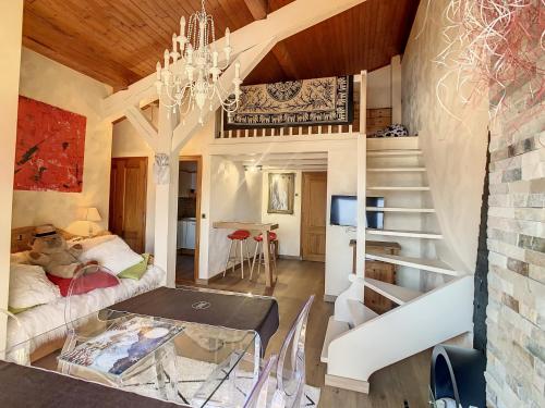 2 pièces + mezzanine au pied des pistes à Combloux - FR-1-560-73