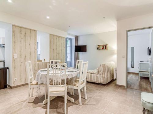 Photo de la galerie de l'établissement Appartement T3 moderne et confort, 5 pers, proche des thermes - Luz-Saint-Sauveur - FR-1-402-112, à Luz-Saint-Sauveur