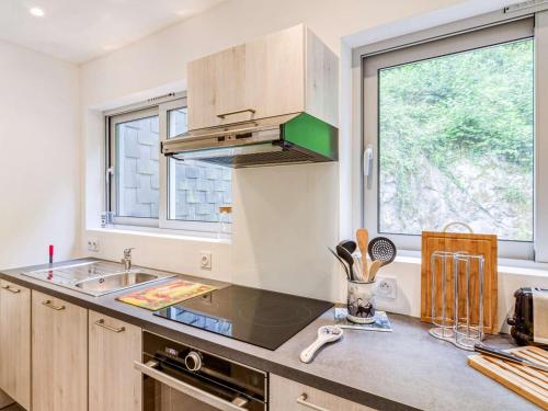 Photo de la galerie de l'établissement Appartement T3 moderne et confort, 5 pers, proche des thermes - Luz-Saint-Sauveur - FR-1-402-112, à Luz-Saint-Sauveur