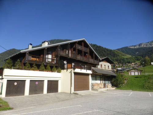 Bel appart 2* 6 pers, terrasse sud, pied des pistes - FR-1-342-241