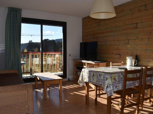 3 Pièces Cabine avec Balcon et Parking à Font-Romeu - FR-1-580-57