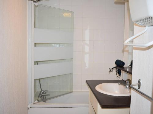 Koupelna v ubytování Appartement Font-Romeu-Odeillo-Via, 3 pièces, 6 personnes - FR-1-580-57