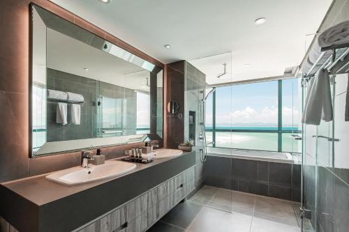 Bathroom sa Ascott Gurney Penang