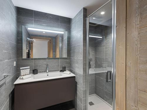 Luxueux appartement 3 chambres à Megève avec piscine et salle de sport - FR-1-569-31 photo 3