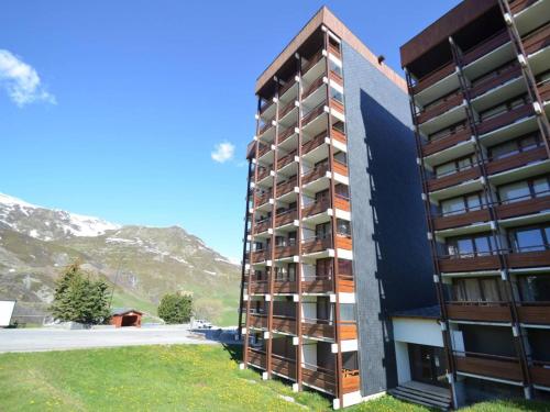 Studio idéalement situé au pied des pistes Les Menuires, 2 pers, balcon sud, parking gratuit