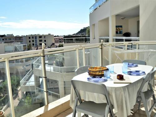 Appartement Climatisé 2 Pièces avec Balcon et Garage Privatif à Cavalaire-sur-Mer - FR-1-226B-101