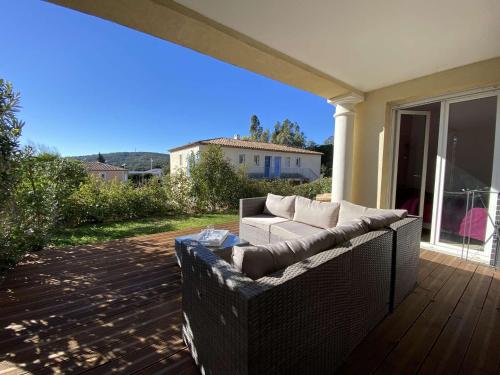 Sainte-Maxime : 3 Pièces, 4 Couchages, Piscine, Calme, Proche Commerces et Aqualand - FR-1-226-476