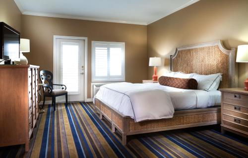 Cama o camas de una habitación en Boardwalk Inn