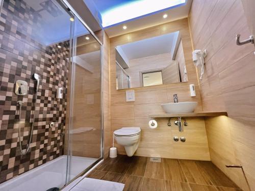 Hotel Frankoni tesisinde bir banyo