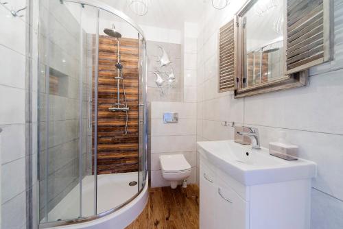 Een badkamer bij Apartamenty Sun & Ski Willa Nad Strumieniem Nadrzeczna 3D i 3E - centrum 300m
