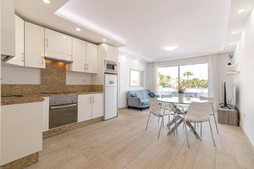 Sun View Apartament - Island Village Heights
