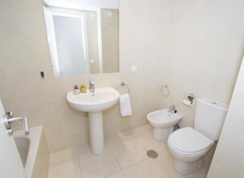 Et badeværelse på EDIFICIO LARIMAR