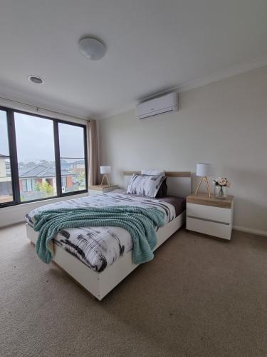 Imagen de la galería de Modern Narre Warren three bedroom townhouse, close to Fountain Gate SC, en Narre Warren