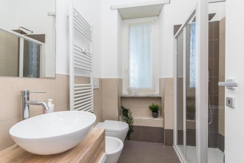 Koupelna v ubytování L'Orizzonte - Appartamento con vista sulla collina by Wonderful Italy