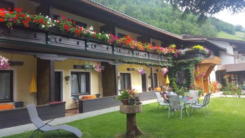Taman di luar Alpen-Appartementhof