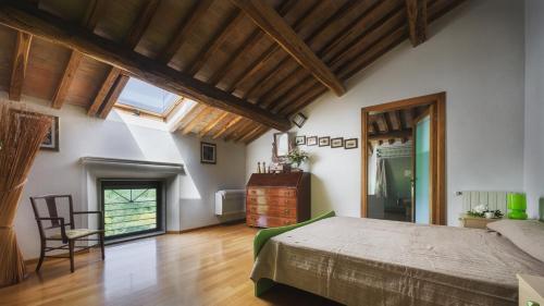 A bed or beds in a room at Villa Croci 26