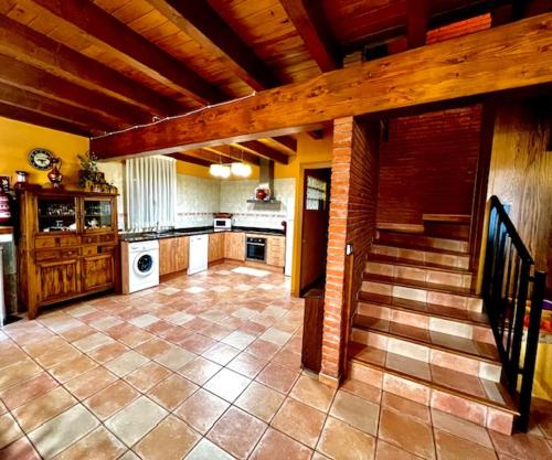 Küche/Küchenzeile in der Unterkunft Spacious House in Ogassa with Terrace and BBQ