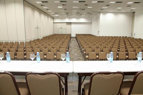 Fildi Hotelにあるビジネスエリアまたは会議室
